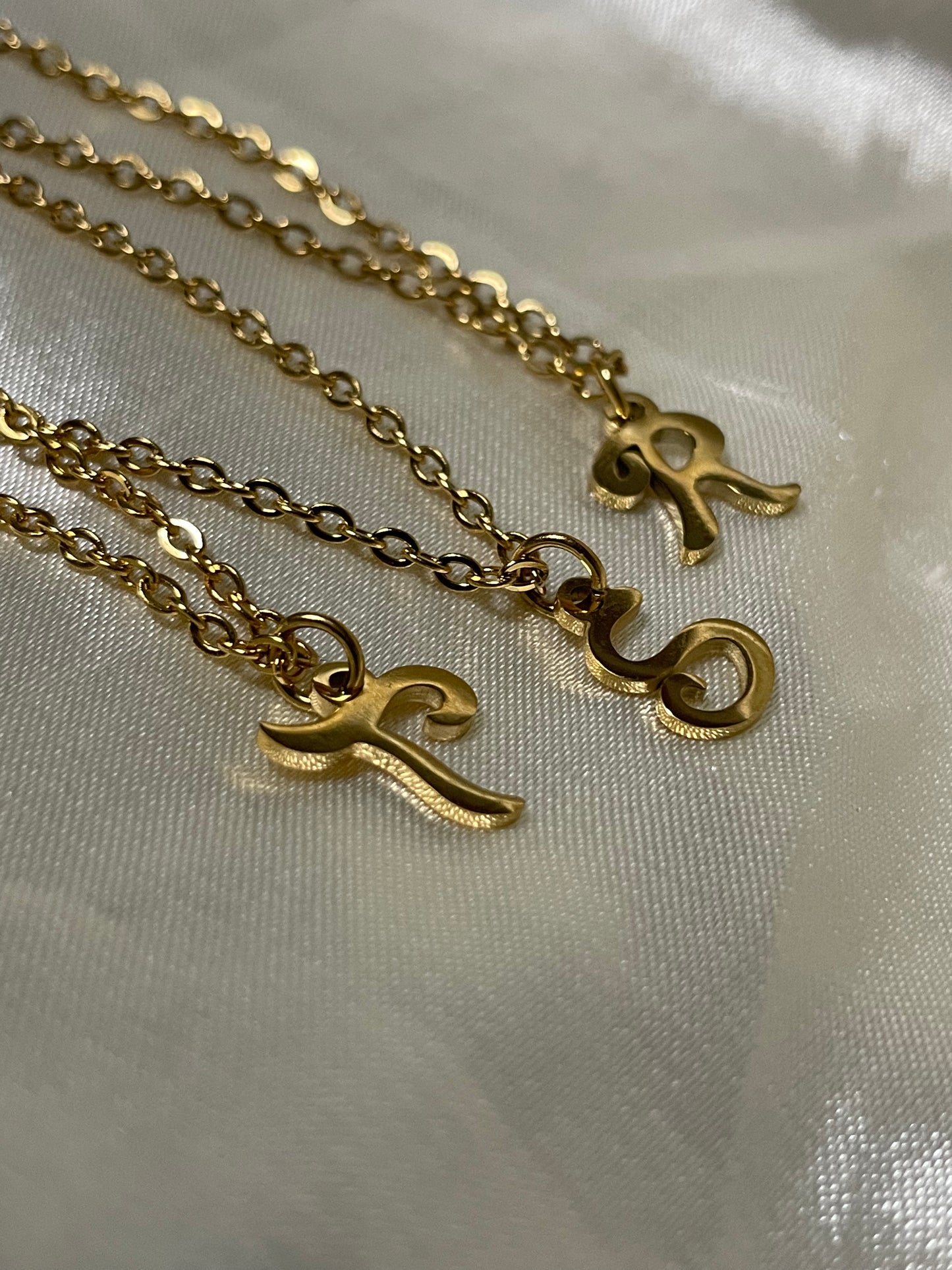 script initial necklace