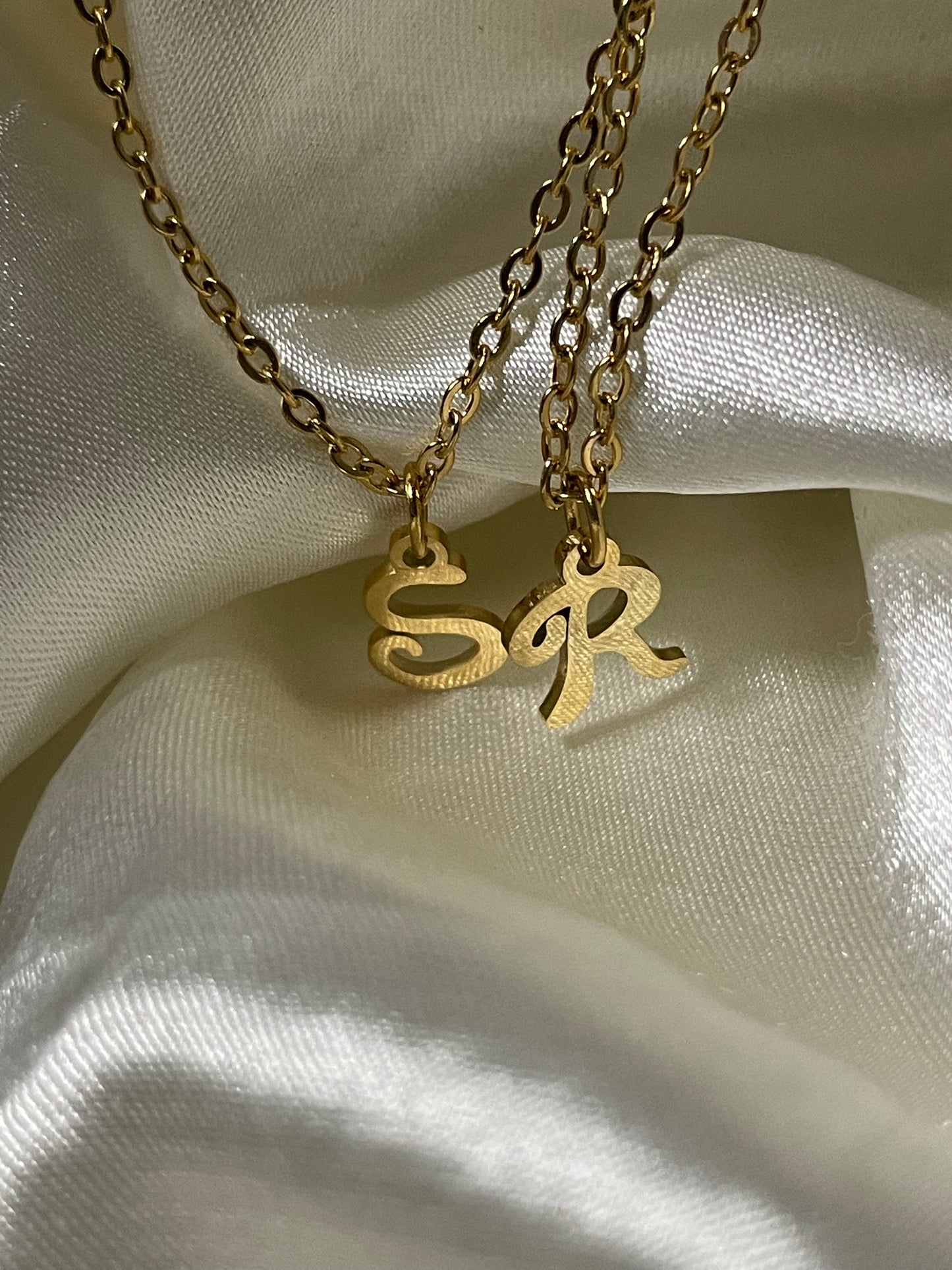 script initial necklace