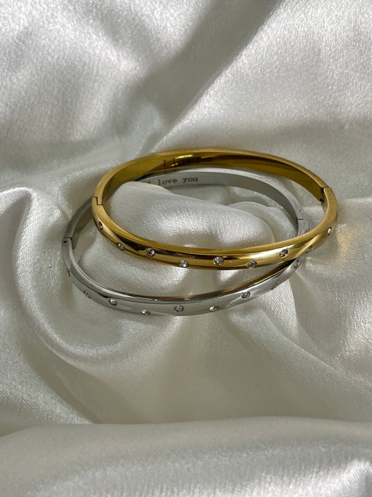 Shell bangle