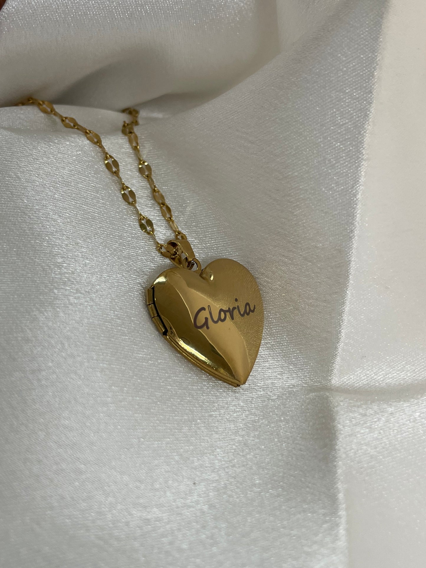Mona lisa locket
