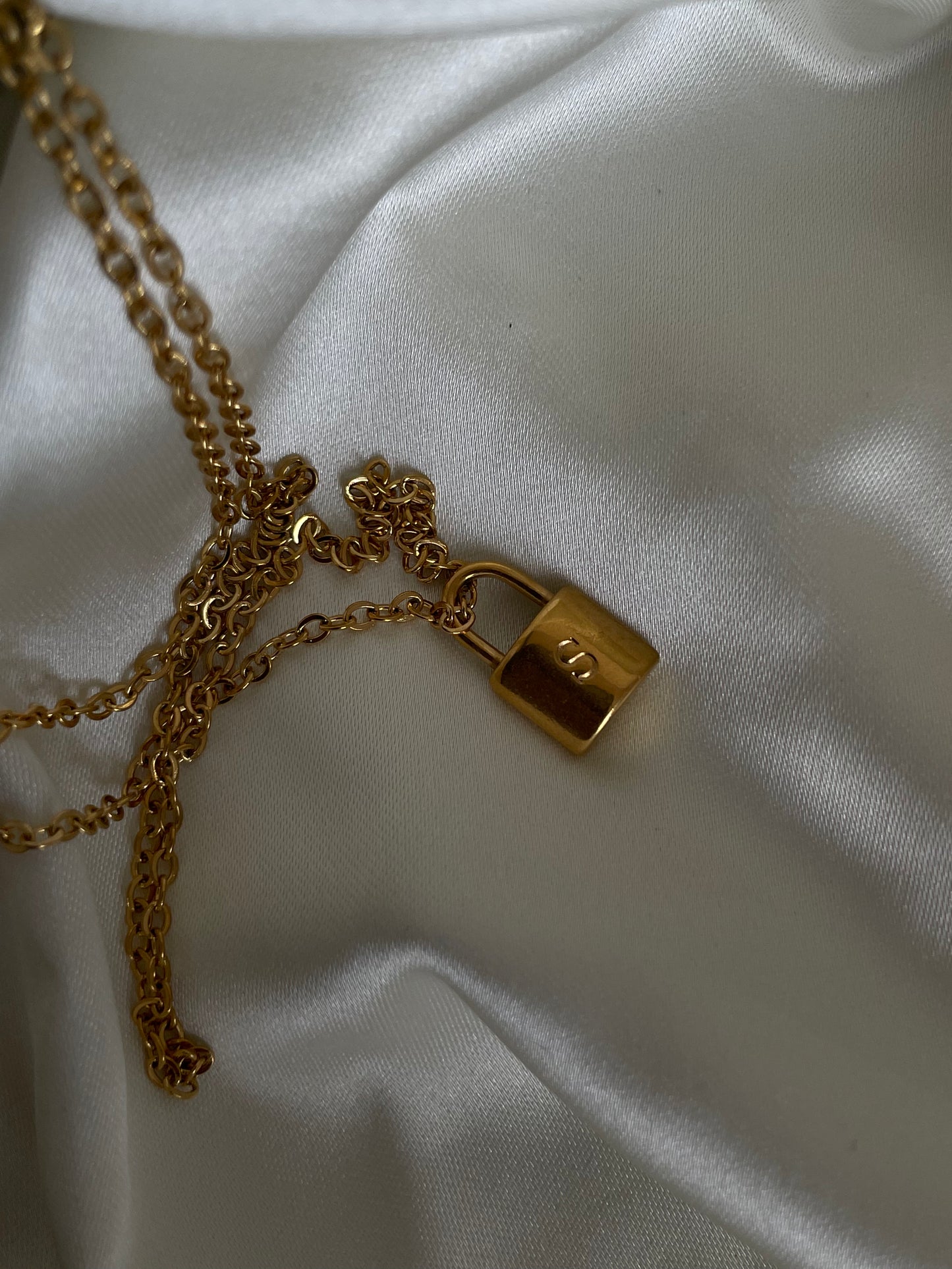 Lock necklace